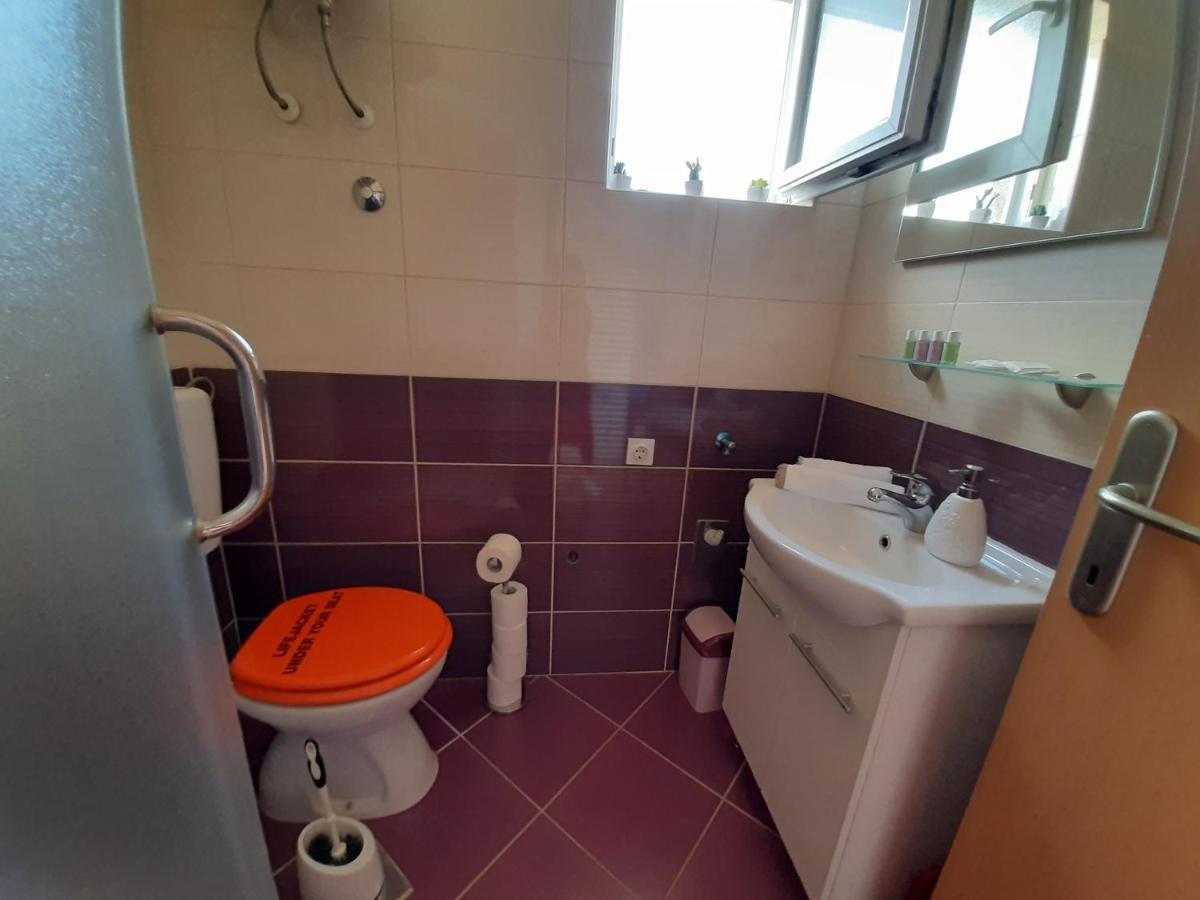 Apartamento Holiday Beach House Grebaštica Exterior foto