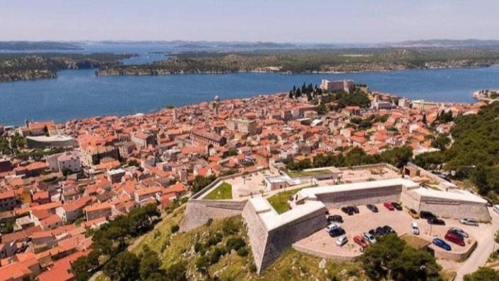 Apartamento Holiday Beach House Grebaštica Exterior foto
